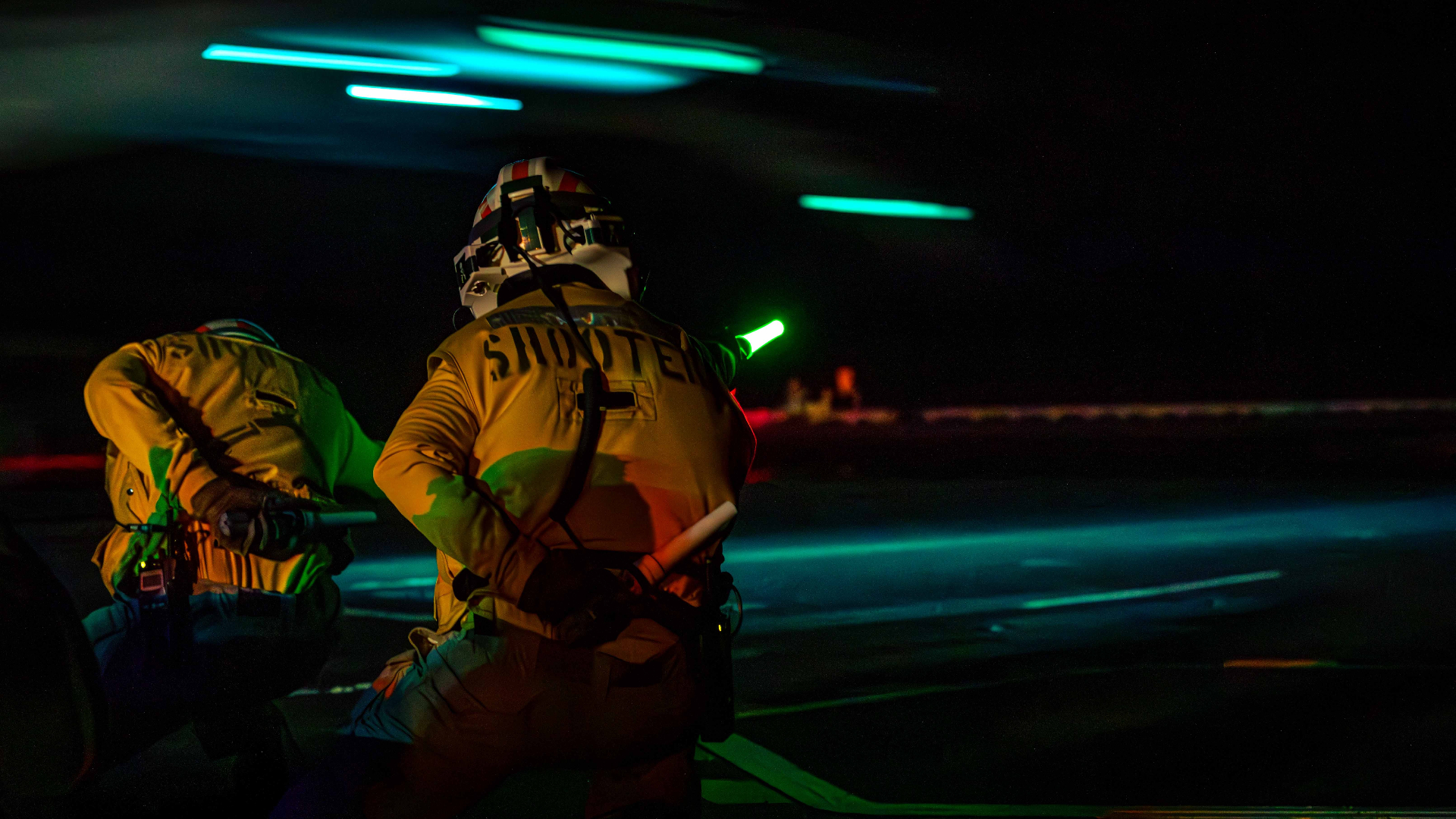 Commercial helmet configuration in specialized operations